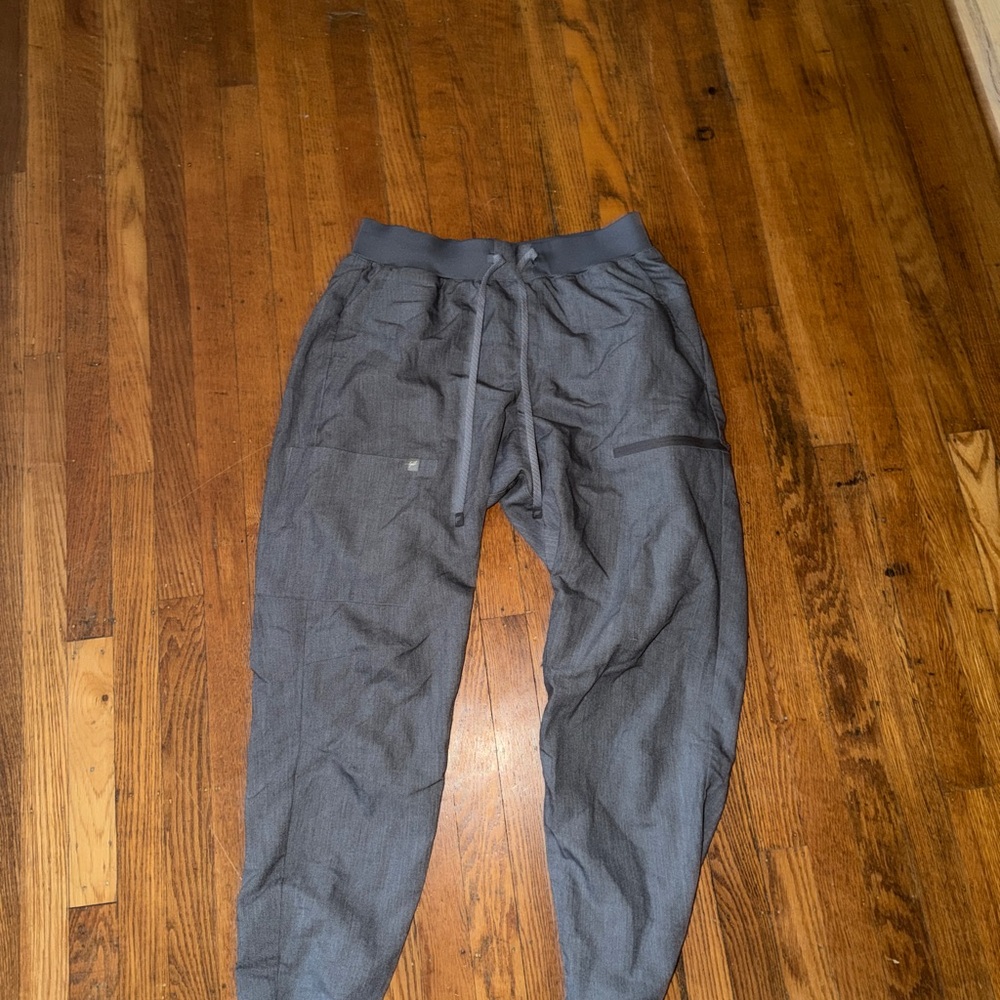 Women’s fabletics Jogger scrubs